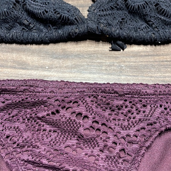 Bikini - Picture 3 of 3